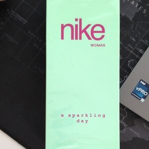 NWT Nike Woman Perfume A Sparkling Day EDT.